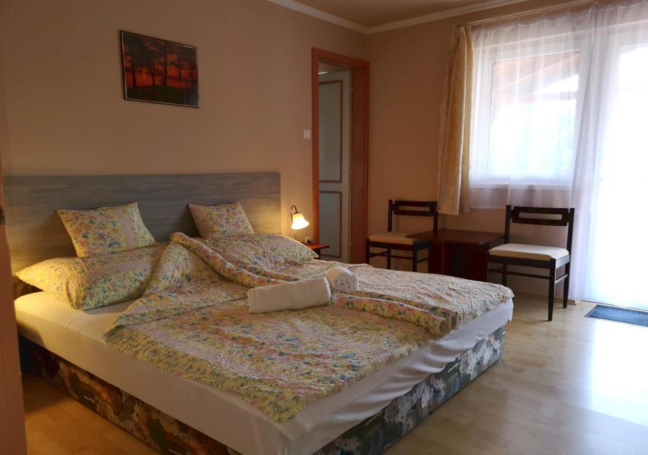 Vitorlas Apartmanhaz Siofok Exterior photo