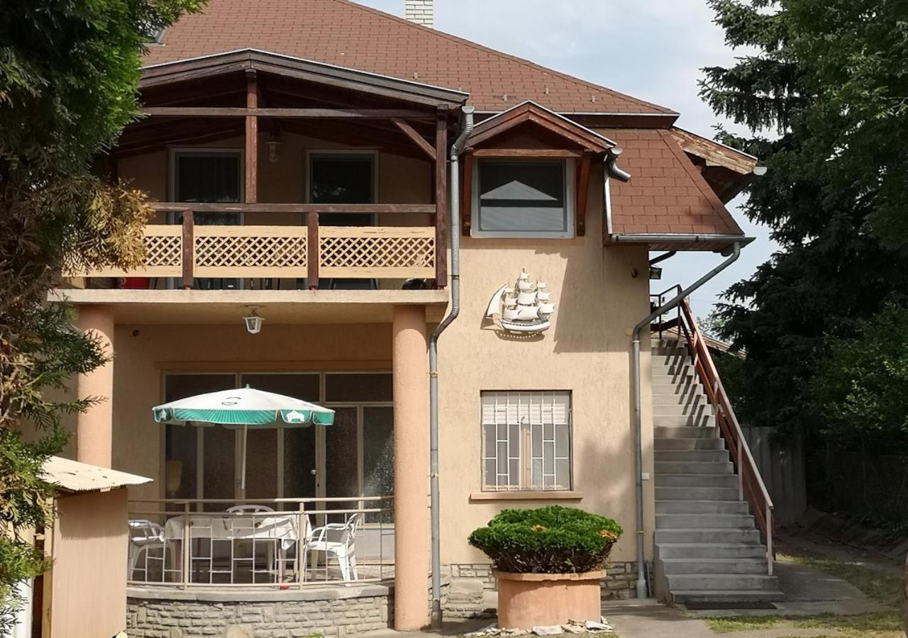 Vitorlas Apartmanhaz Siofok Exterior photo
