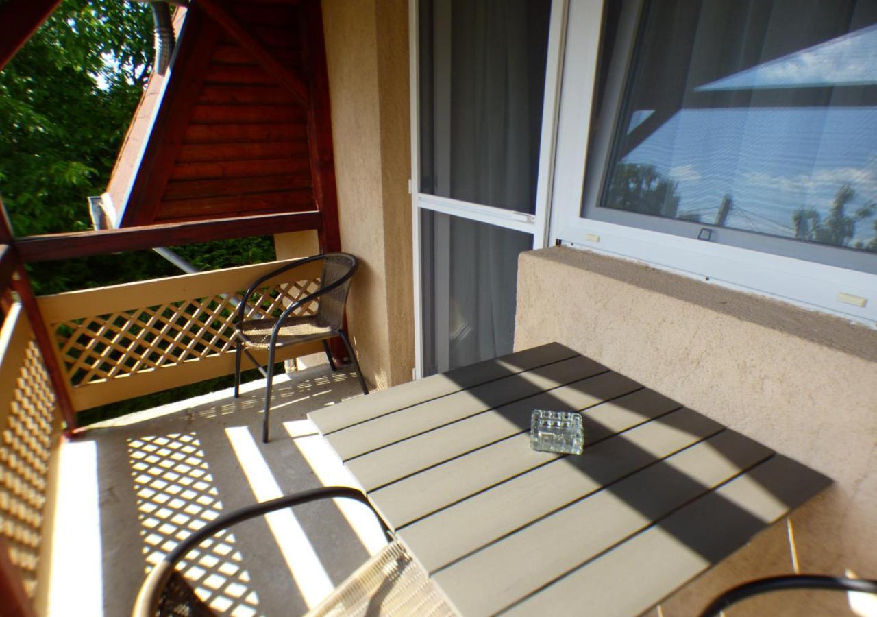 Vitorlas Apartmanhaz Siofok Exterior photo