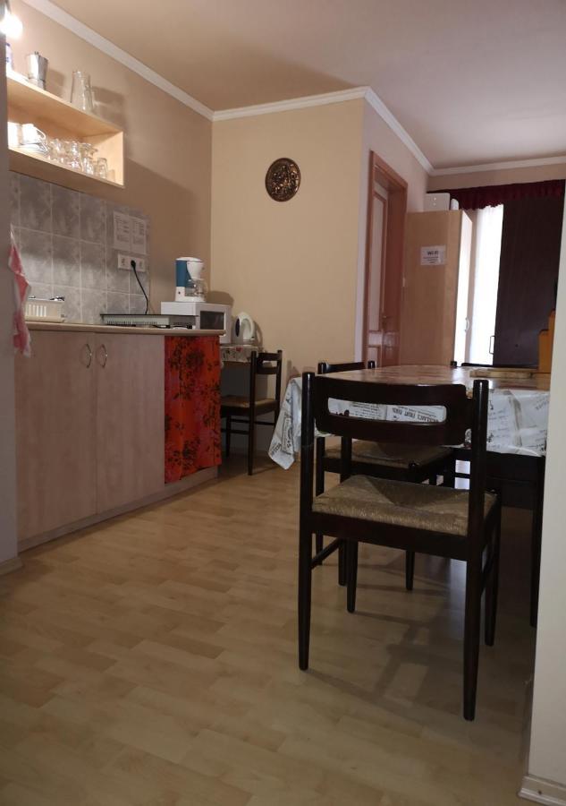 Vitorlas Apartmanhaz Siofok Exterior photo